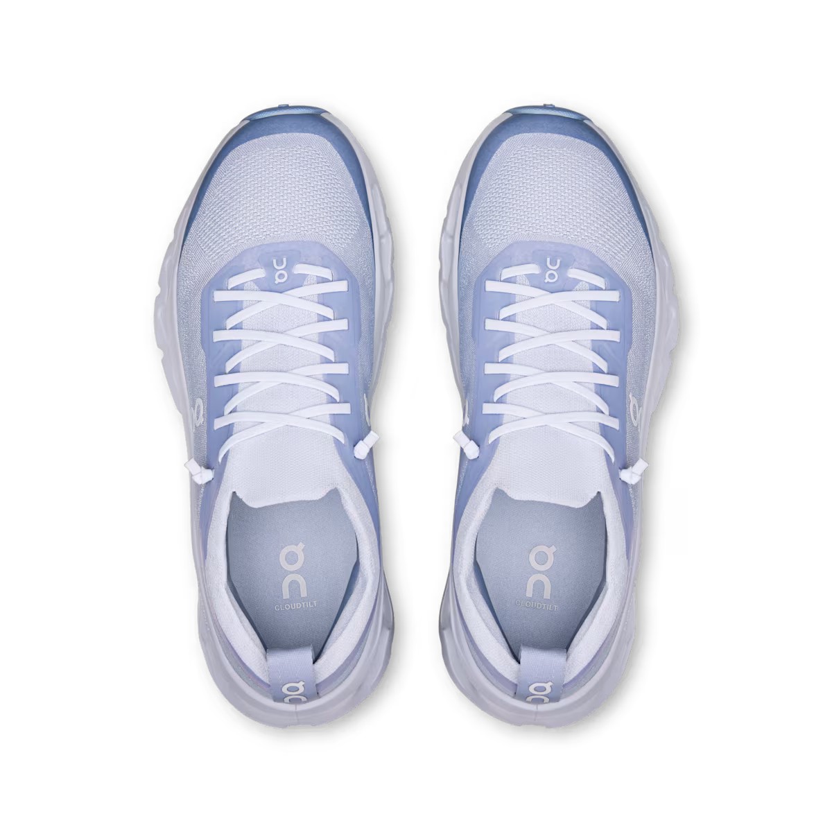 Auf dem Wolkenneigungsmond